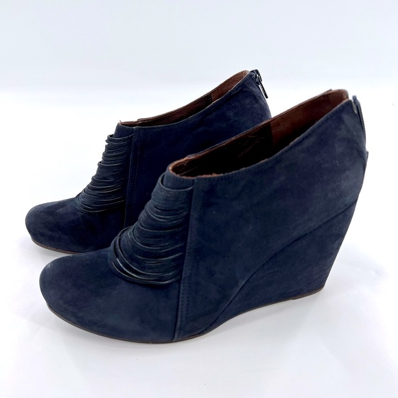 COCLICO SHOES Navy Blue SUEDE FRINGE WEDGE BOOTIES size 38.5 US 8 - Picture 1 of 16